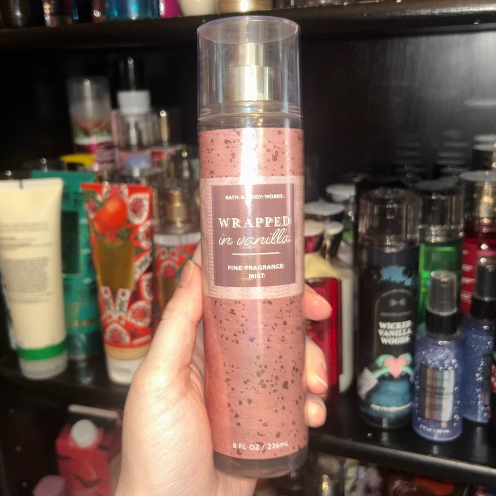 Bath and Body Works Wrapped In Vanilla